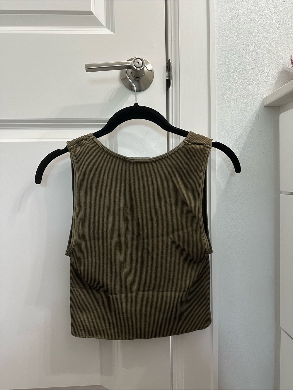 Olive Ribbed V-Neck Crop Tank - Picture 3 of 4